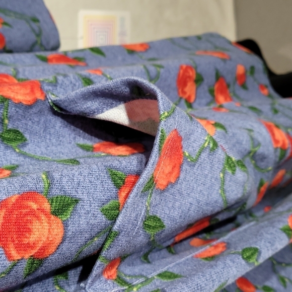 NWT LuLaRoe Caroline Cardigan Sweater rose print on blue size XL - Picture 3 of 7